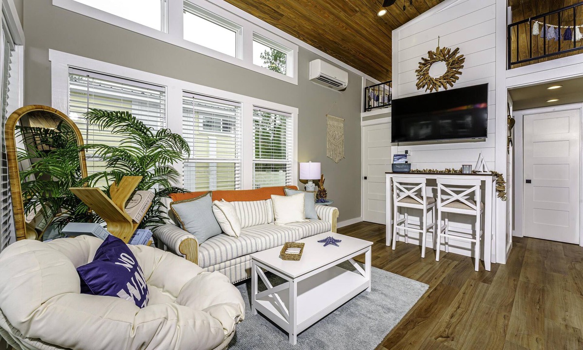 Baker County Cabin | 1 Bed/1 Bath w/Loft - Pet Friendly, Sleeps 4 - 1 Bed/1 Bath w/Loft - Pet Friendly, Sleeps 4