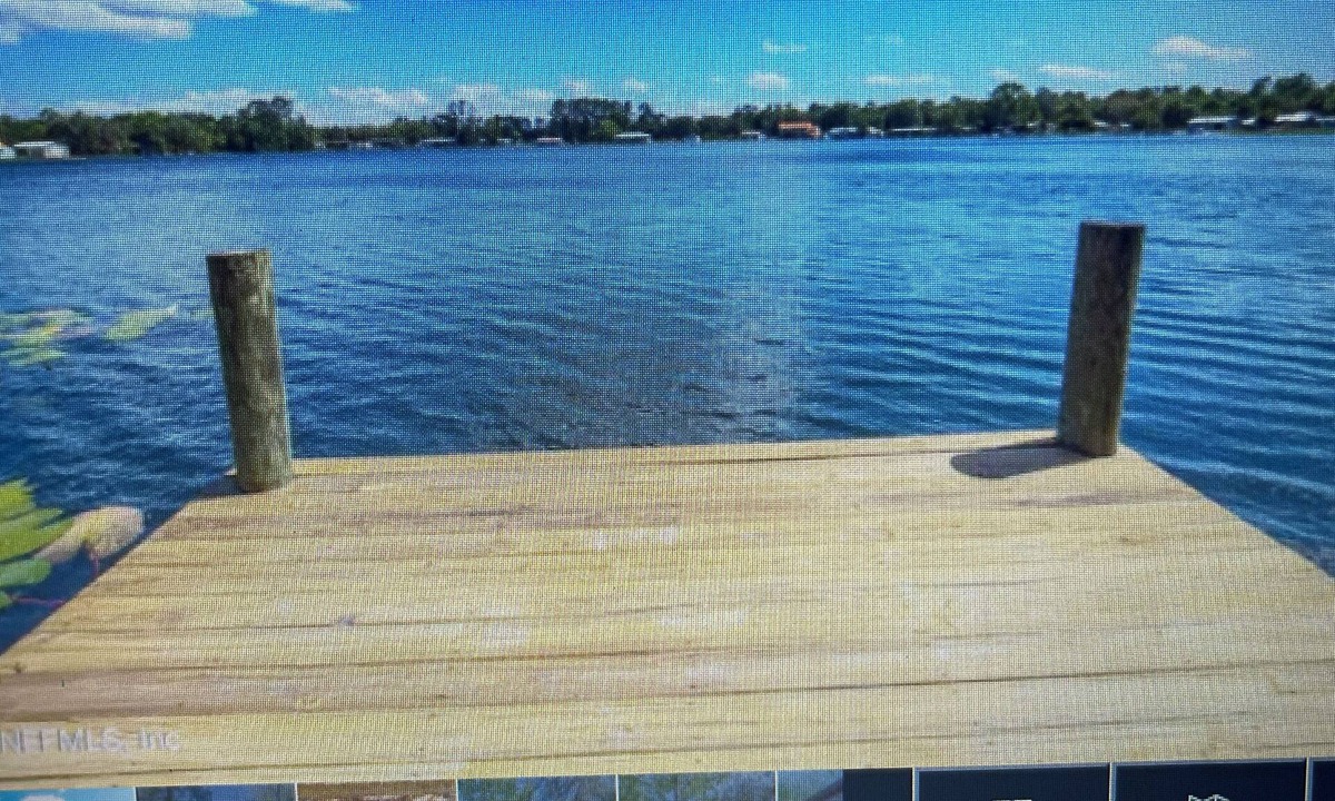 Interlachen Cottage | 1 bedroom Cozy Cottage on the Lake with your own private dock to fish and swim!