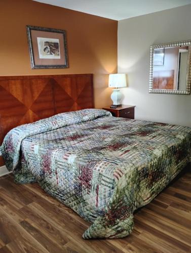 Baton Rouge Apartment | 1 King Bedroom 1 Bath Apt with Full Kitchen 131