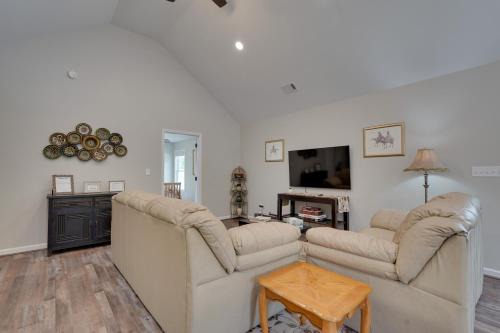 Tignall House | < 1 Mi to Broad River Campground! Rural Retreat