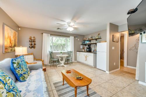 Mount Dora House | 1 Mi to Lake Dora: Cottage w/Shared Yard & Patio!