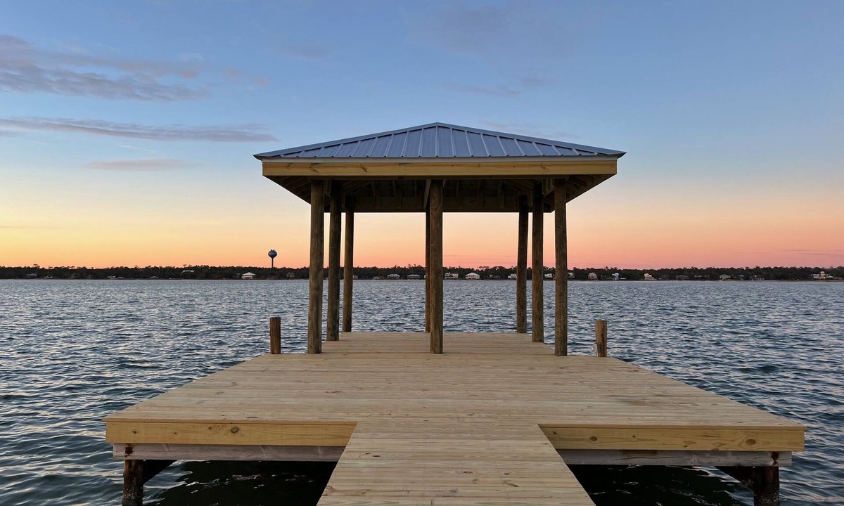 Gulf Shores House | 10/10 Location | Steps2Beach | LagoonFront |DogsOK