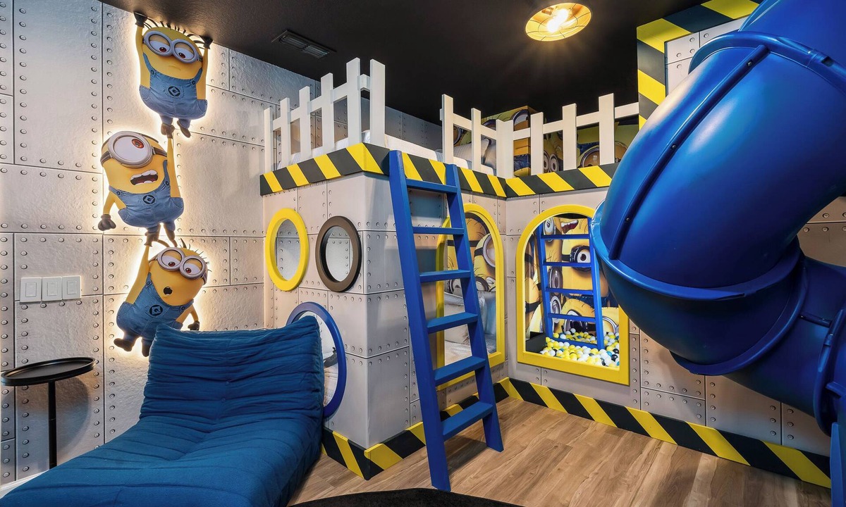 Windsor Hills Villa | 10 Min to Disney, 6BD, Themed, Game Room, Sauna & Pool, Golf Sim, Free Waterpark