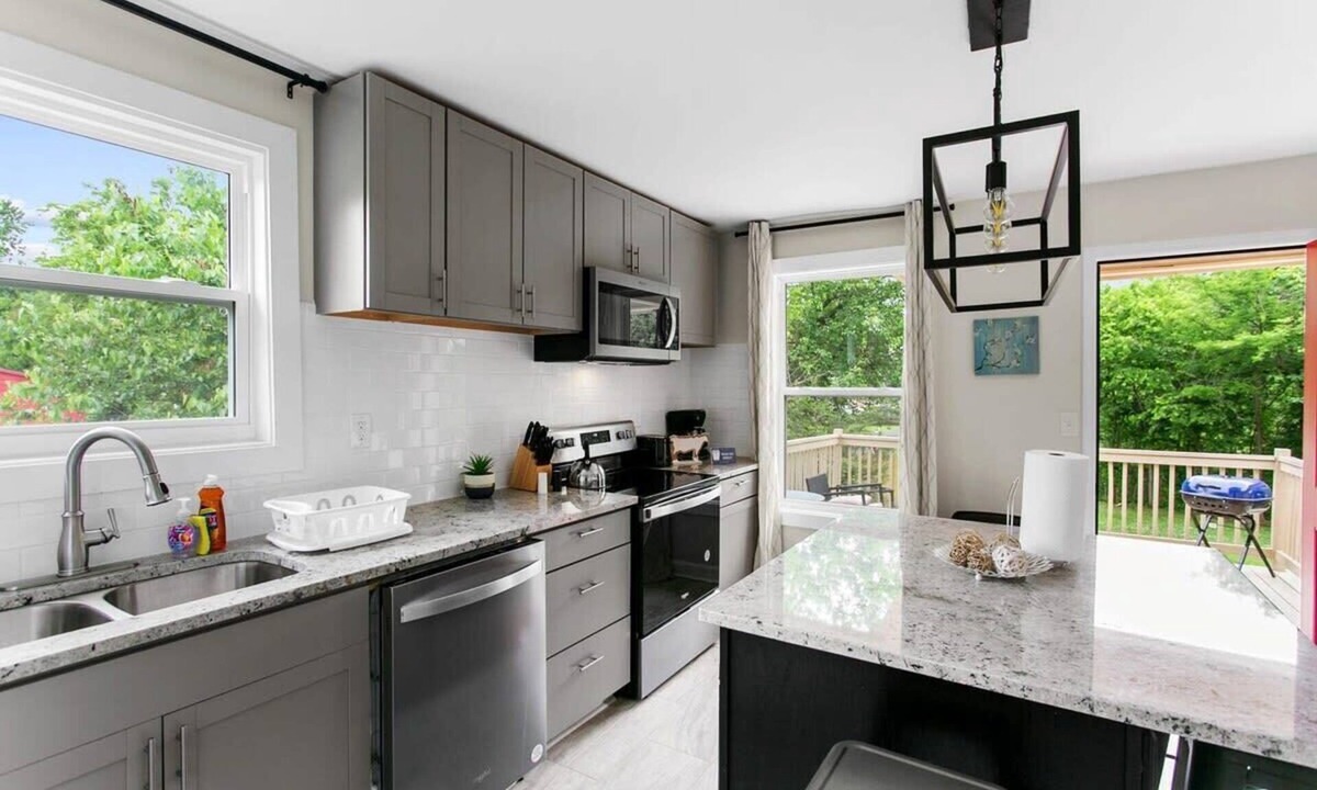 Birmingham House | 10 Min to Downtown-Modern in Magic City-Both Units