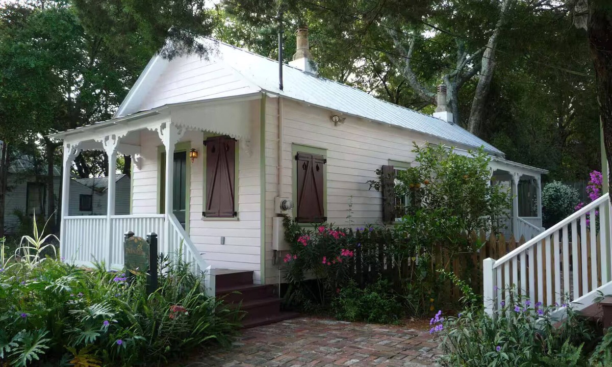 Lincolnville Cottage | 119 Kings Ferry Way Historic Cottage
