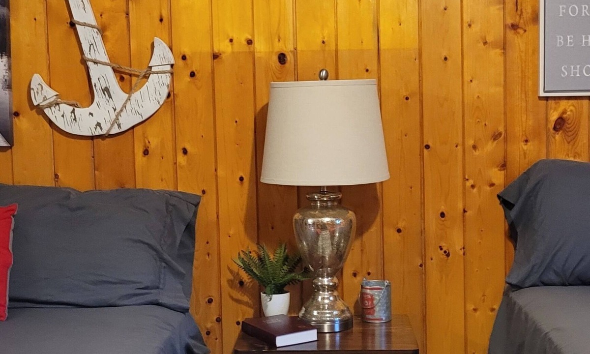 Karnack Cabin | #12 Dock Holiday-Uncertain Lodge and Inn
