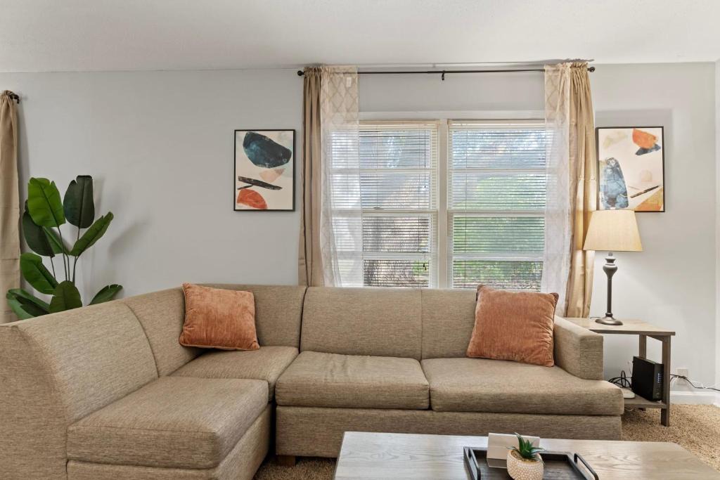 Montgomery House | 15 Minutes from Downtown Welcome to Woodbridge
