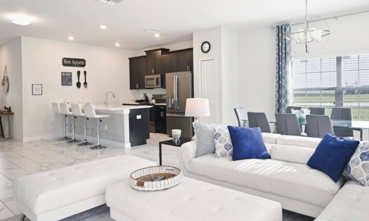 Davenport Villa | 1570 - 5BR Family Villa Near Disney + pvt pool and grill