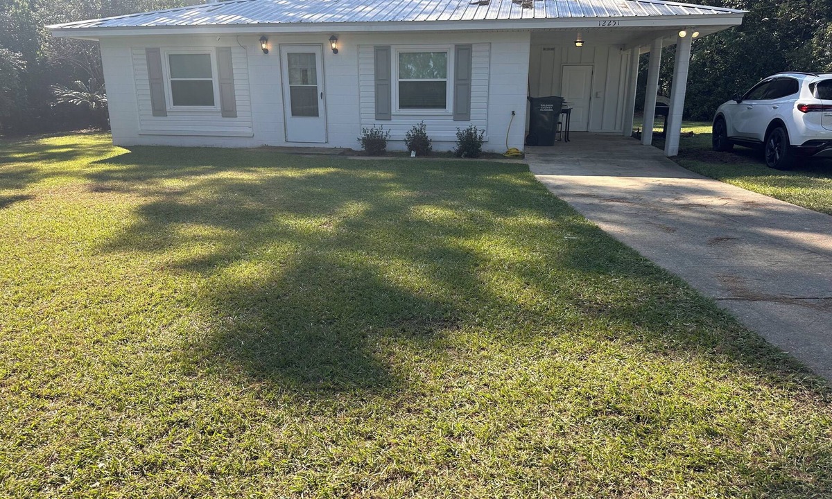 Foley House | 2-bedroom house in charming Foley with AC, WiFi. Relax and unwind