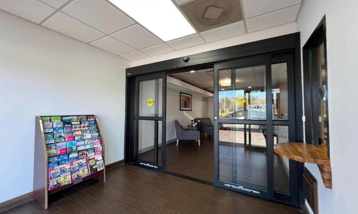 Griffin Apartment | 2 Full Beds Non-Smoking