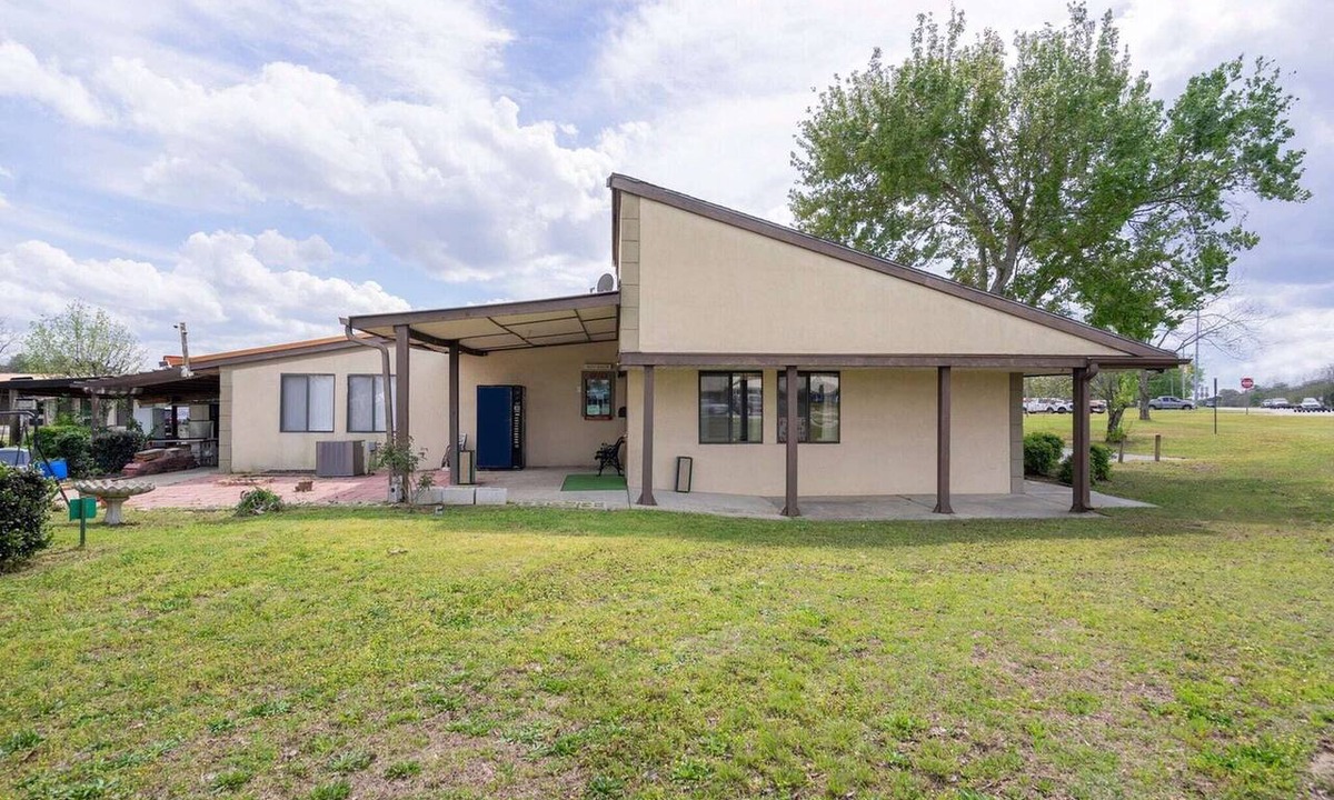 Daleville Apartment | 2 Full Beds | tDaleville AL