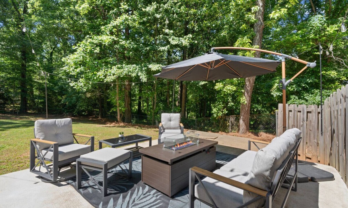 Acworth House | 2 Homes in 1 for FIFA World Cup | LakePoint | BigYard