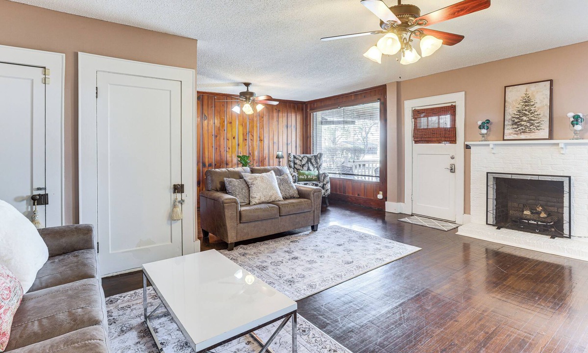 Tuscaloosa Cottage | 2 Mi to UA! Family-friendly Getaway w/Patio