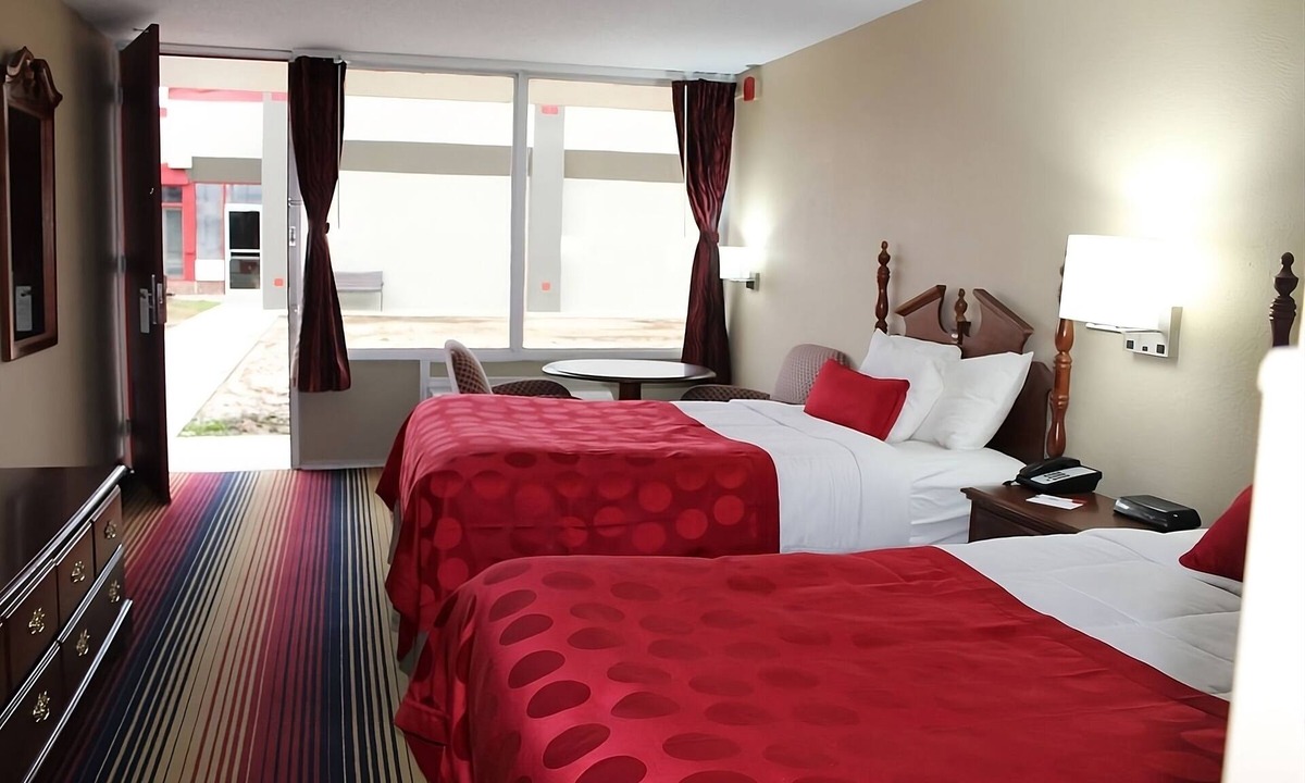 Perry House | 2 Non-Smoking 2 Doubles 1st Floor at FairBridge Inn Express Perry, Pets Allowed!