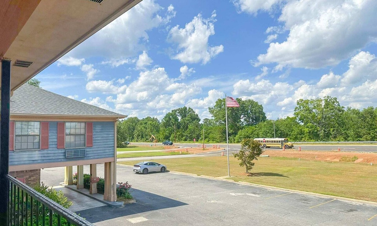 Louisville Apartment | 2 Queen Beds|Non-Smoking