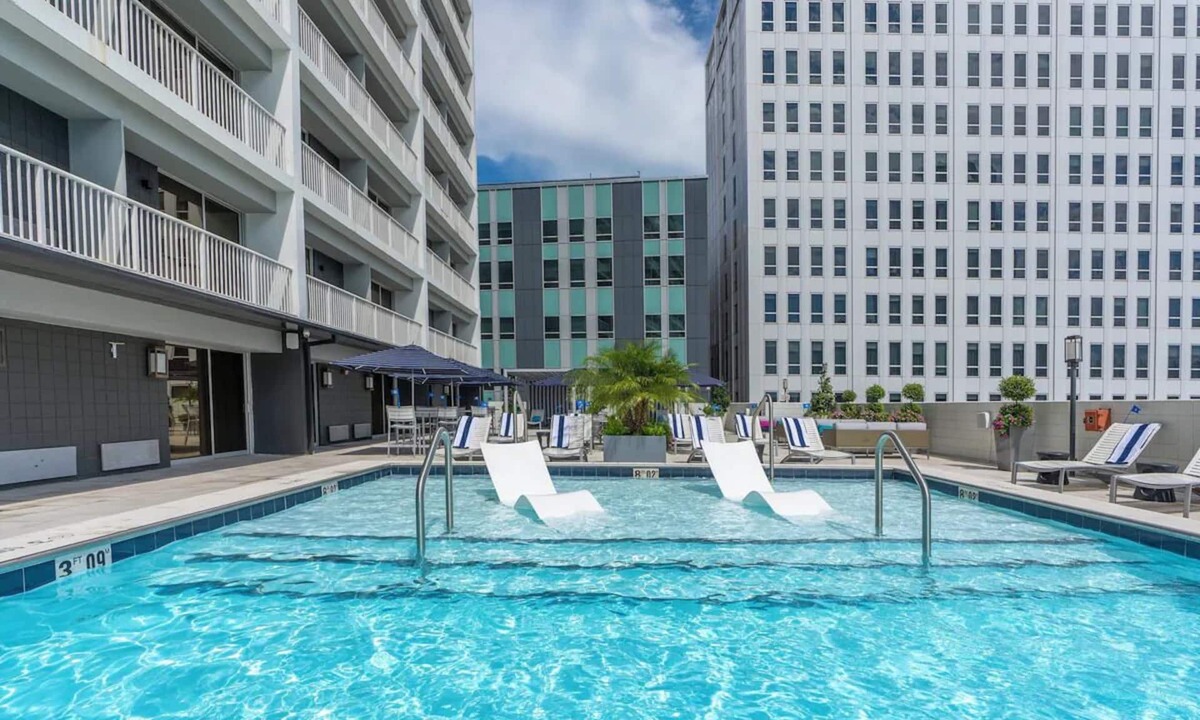 Faubourg Delassize Hotel | 2 Queens Std Room, Holiday Inn – Onsite Restaurant, Near Bourbon Street, 2 Units