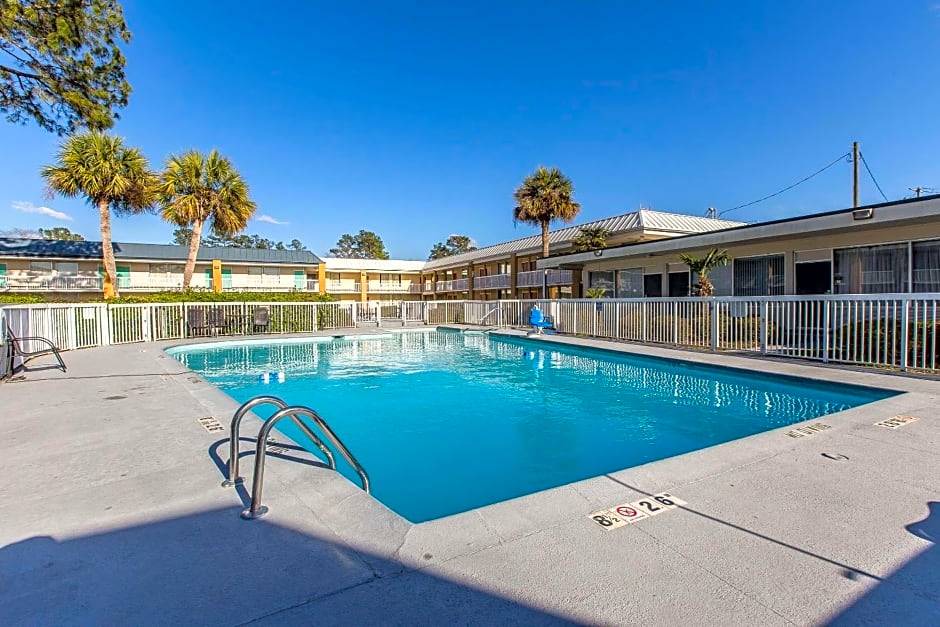 Thomasville Hotel | 2-Star Hotel ∙ Econo Lodge Thomasville