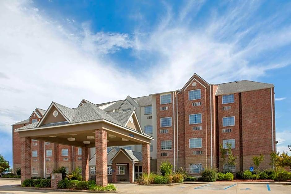 Hattiesburg Hotel | 2-Star Hotel ∙ Microtel Inn & Suites by Wyndham Hattiesburg