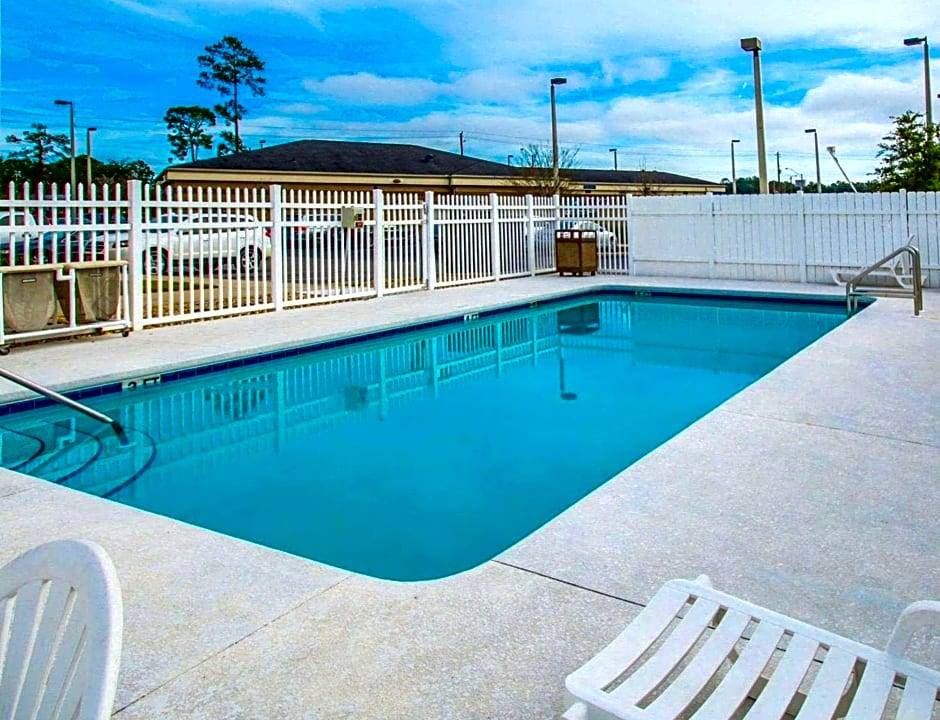 Palatka Hotel | 2-Star Hotel ∙ Sleep Inn & Suites Palatka North