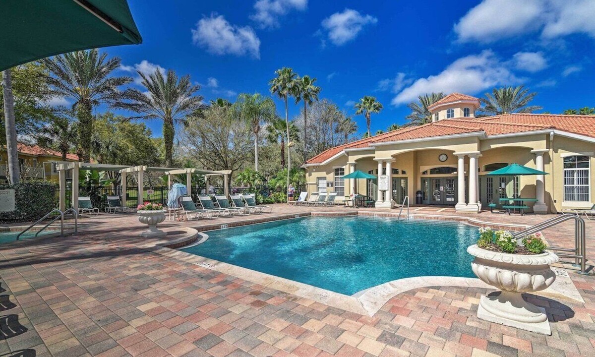 Davenport House | 25% Off 7BR Theme Villa! Pool/Spa/GameRoom