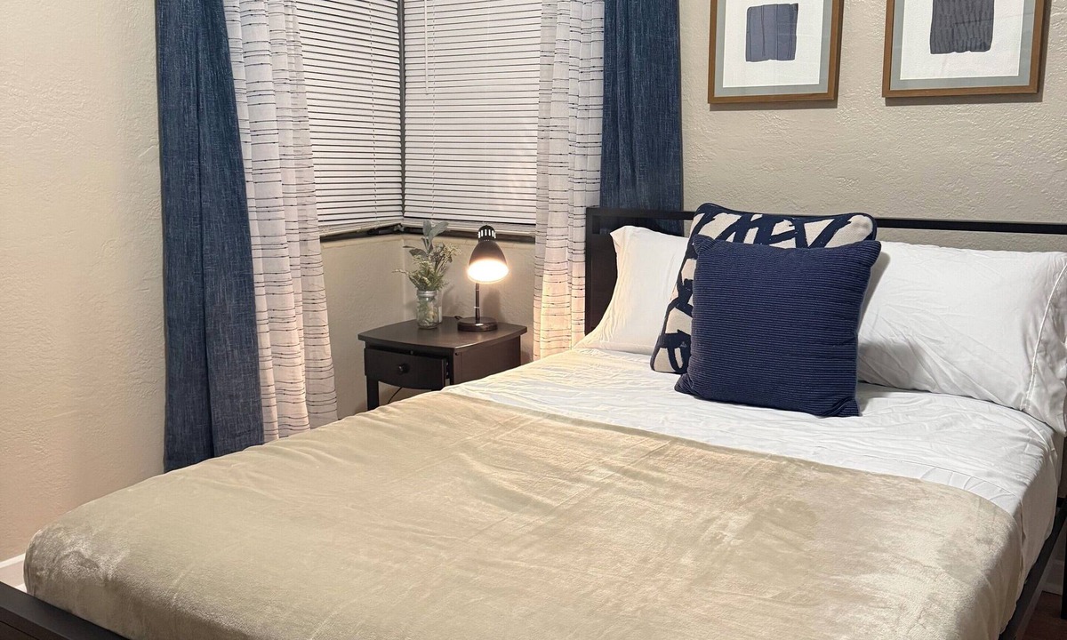 College Park House | 2ba/1bd - College Park, Orlando. Minutes from ORMC & Advent Health Hospitals