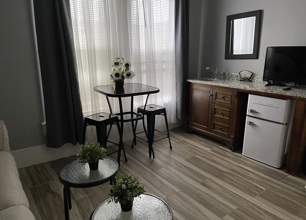 Atlanta University Center Apartment | 2BR/2BA Apt. in Atlanta University (Unit#201&202)