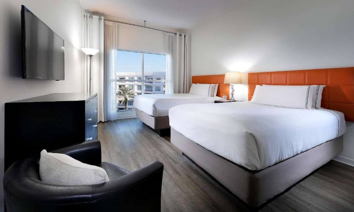 Celebration Hotel | 2BR Suite near AdventHealth Orlando