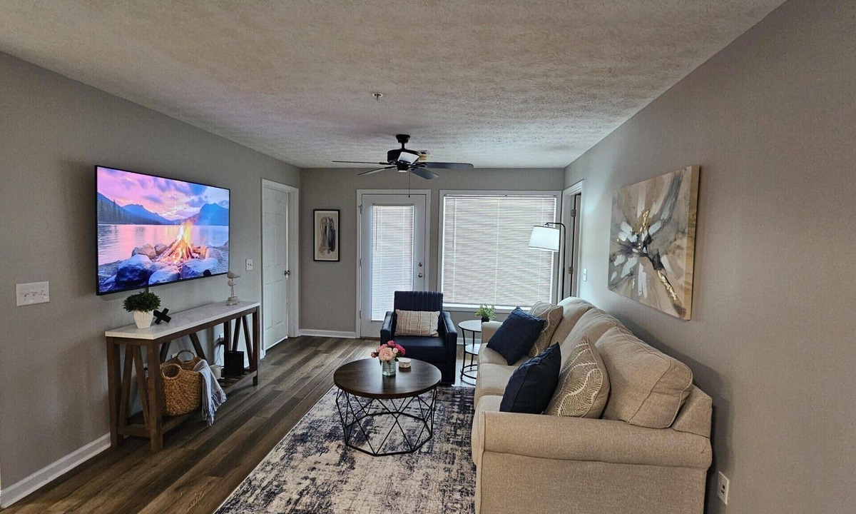 Auburn Condo | 3 bed/3 bath condo close to everything! 1.5 miles from Jordan-Hare Stadium