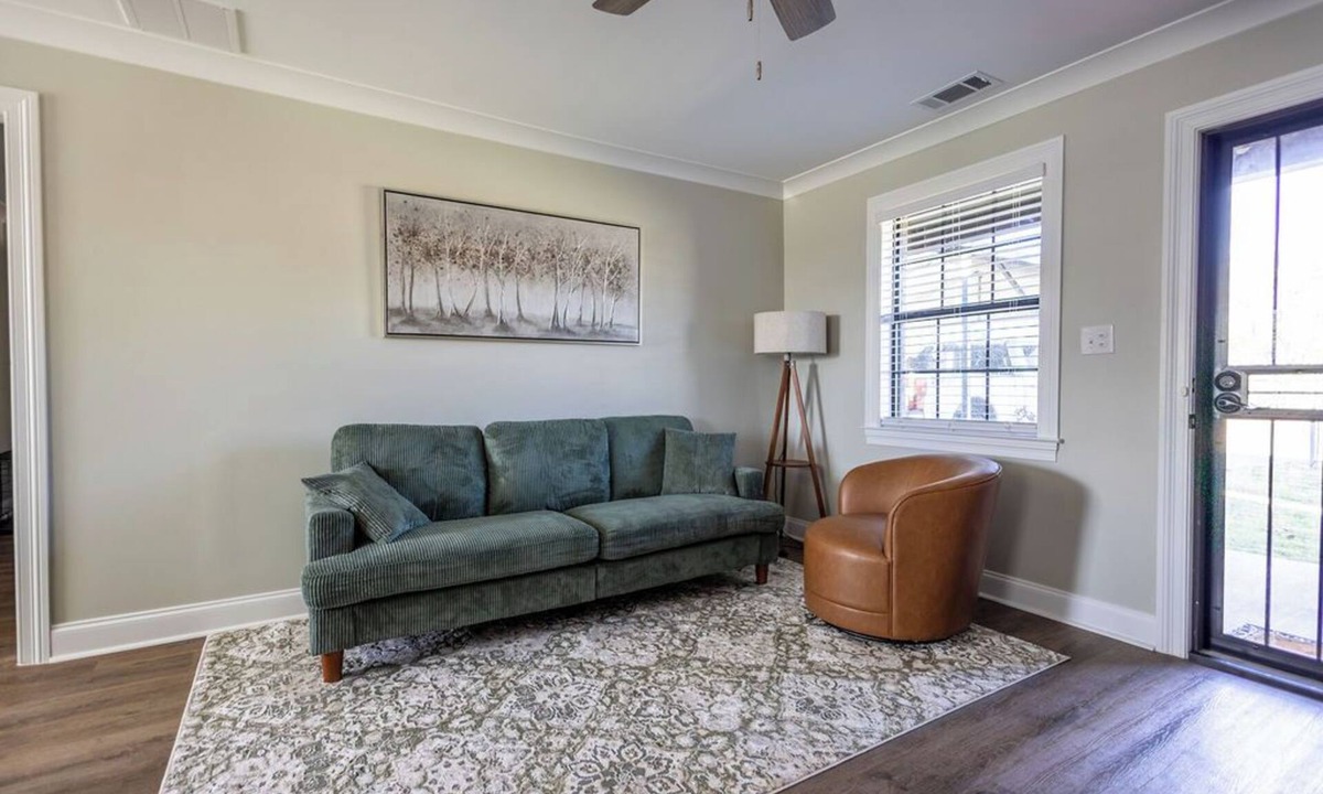 Farrell House | 3 Bedroom - 2 Kings - Near Tunica - Fire Pit & Screened Porch