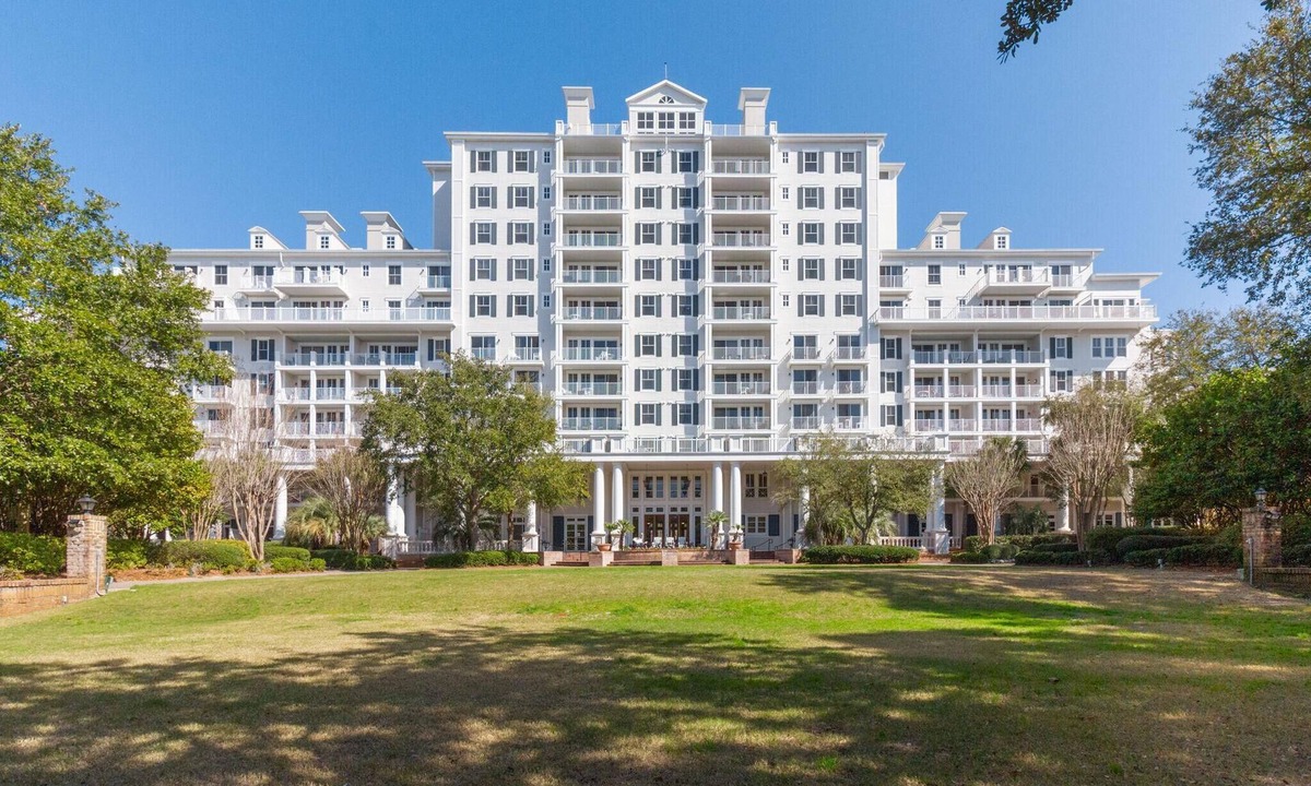 Baytowne Wharf Condo | 3 Bedroom and 3 Bathroom Condo in Lasata