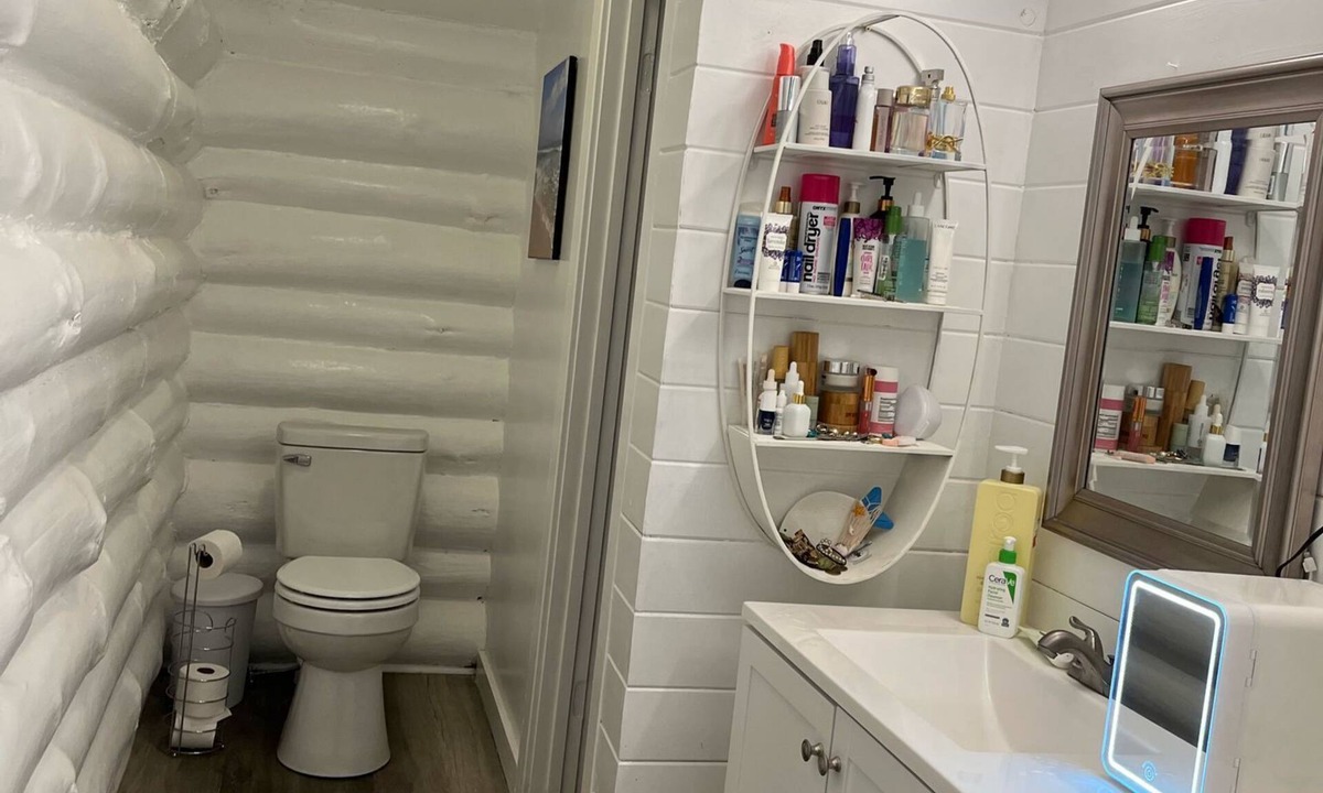 Lillian Cabin | 3-bedroom cabin in enchanting Lillian with WiFi, AC