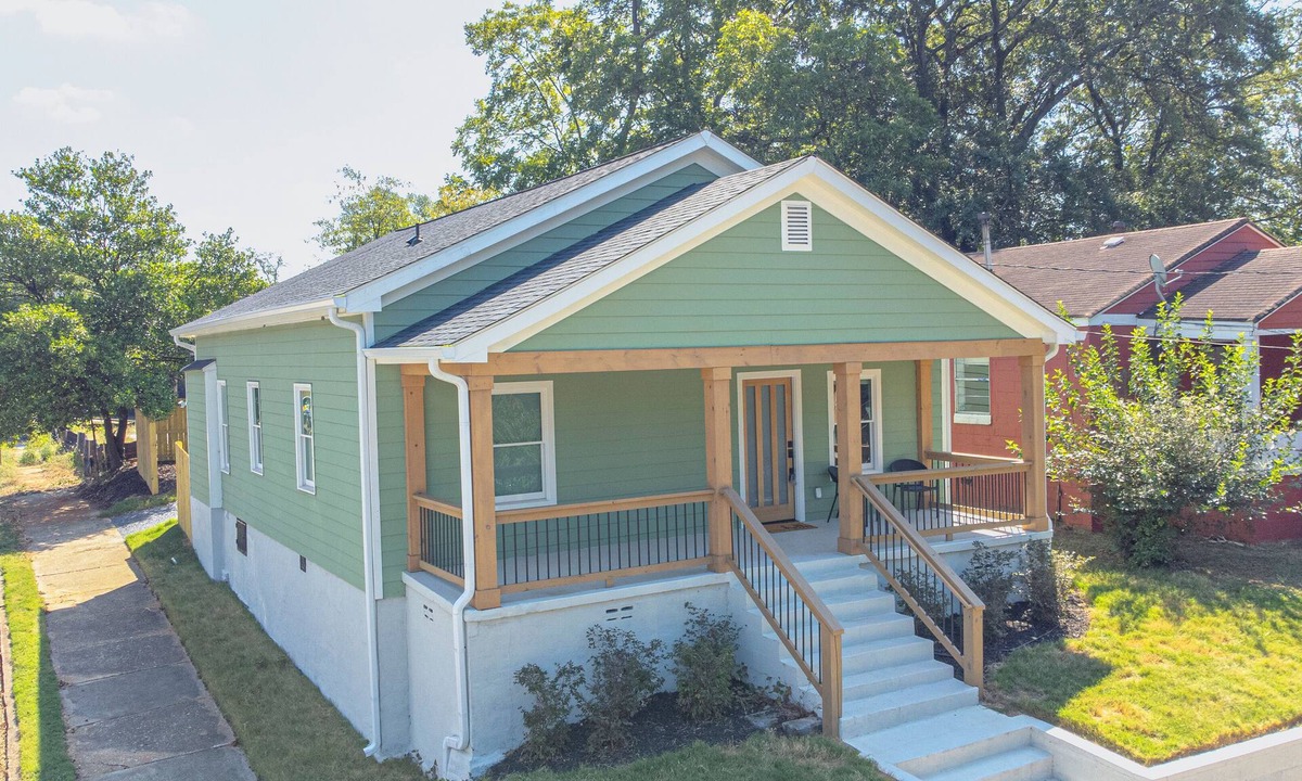 Pittsburgh House | 3-bedroom home in beautiful Atlanta. 10 mins from Mercedes Benz. Major international sporting event