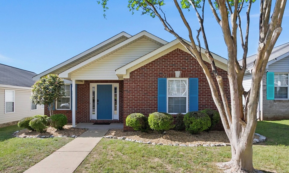 Northport House | 3-bedroom house in lovely Northport. Located near River Run Park and UA Campus.