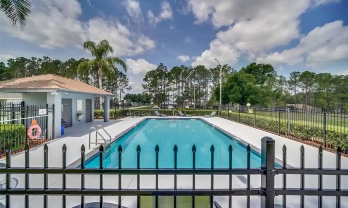 Florida Pines House | 3-bedroom house with Pool and Movie room in charming Davenport. Enjoy your stay.