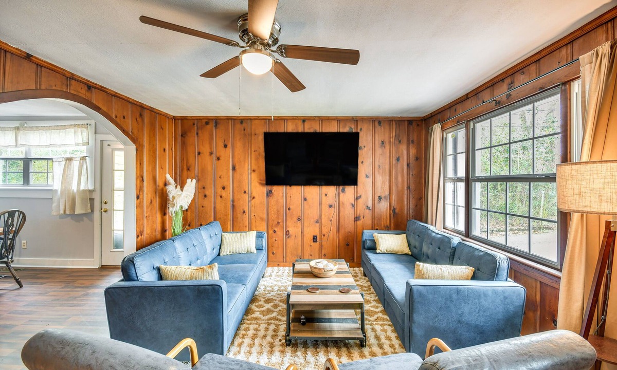 East Tallassee Cottage | 3 Mi to Stone Creek! 2-Acre Family Tallassee Gem