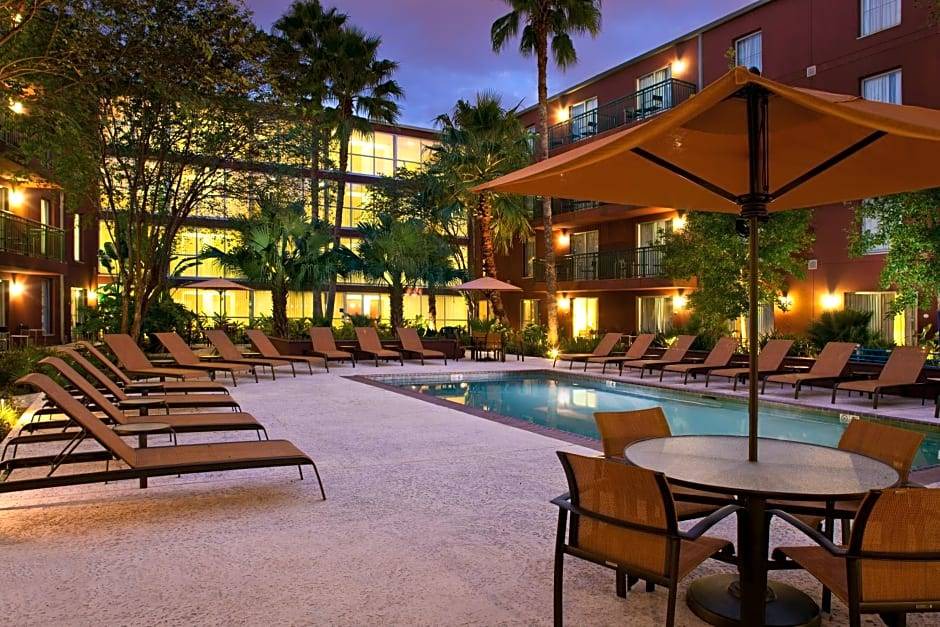 Arts/Warehouse District Hotel | 3-Star Hotel ∙ Courtyard by Marriott New Orleans Warehouse Arts District
