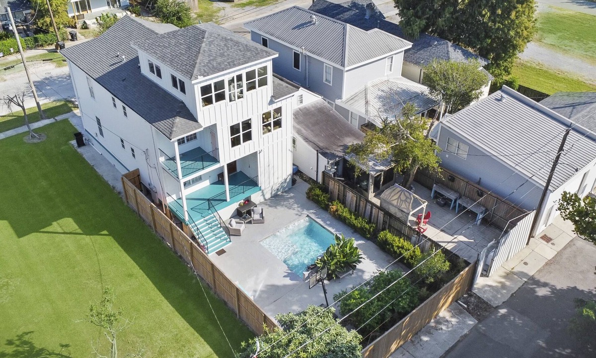 Arabi House | 3 Story Home w Pool, Mississippi River panoramic views and just minutes from FQ