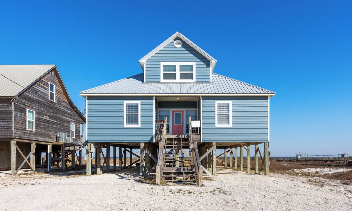 Dauphin Island House | 4 bedroom bayside home