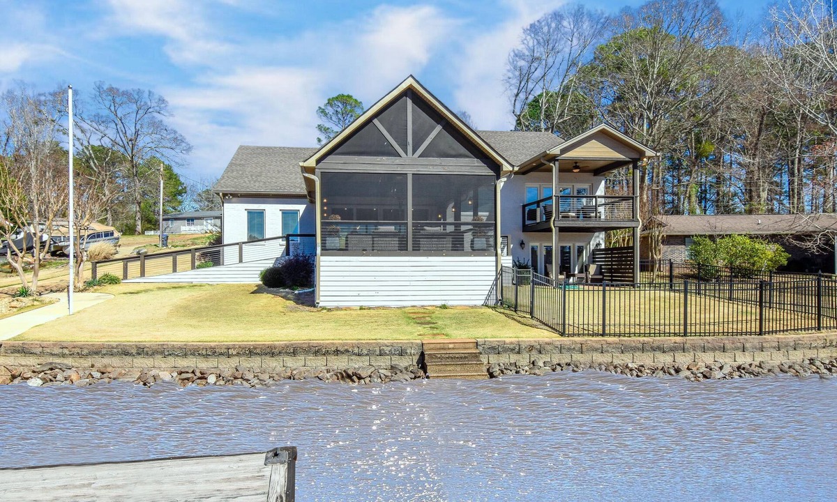 Jacksons' Gap House | 4-bedroom house in charming Jackson's Gap with Boat Ramp/Pet Friendly/Super View