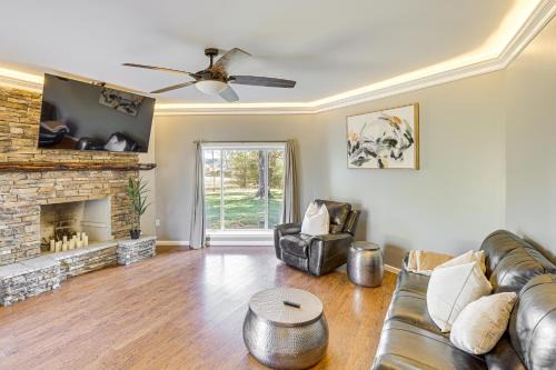 Tuscaloosa House | 4 Mi to Dtwn Tuscaloosa: Home w/Cozy Den!