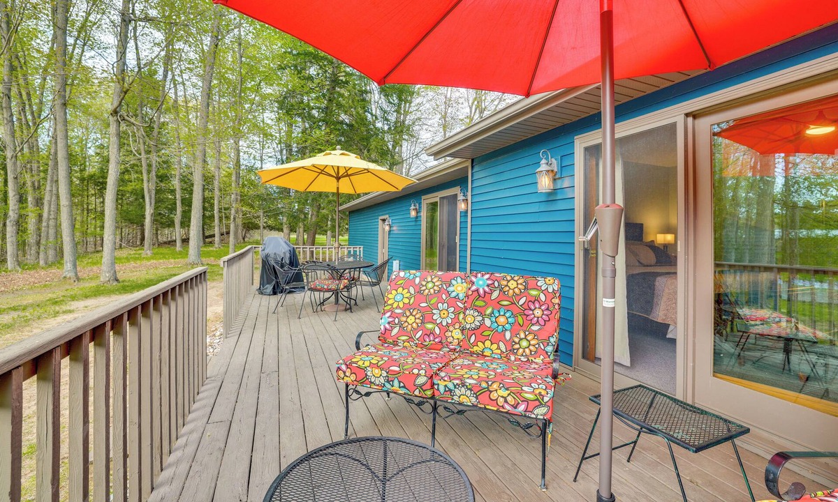 Hesperia House | 40-Acre Waterfront Retreat on the White River!