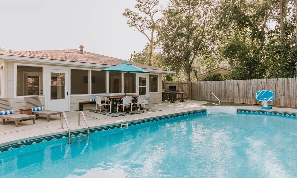 Ocean Springs House | 4BR/3BA w/POOL in golf cart district near the Beach - Shadowlawn