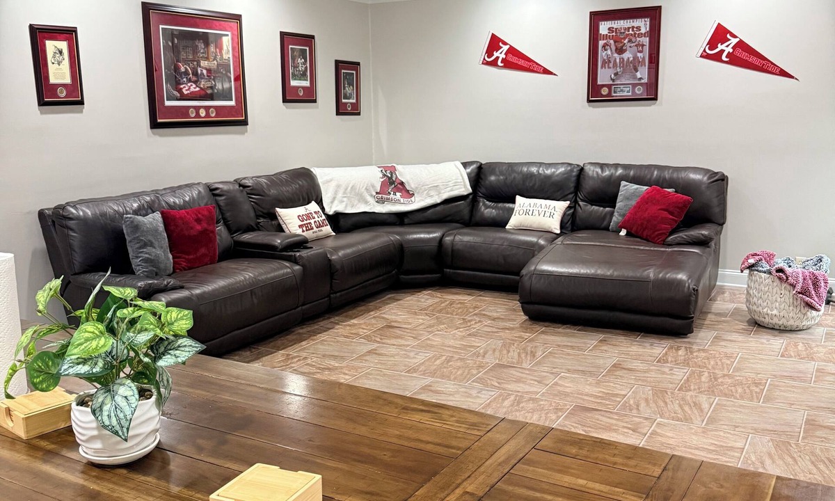 Taylorville House | 4br house in brilliant Tuscaloosa just 5 miles from the Stadium! Enjoy your stay