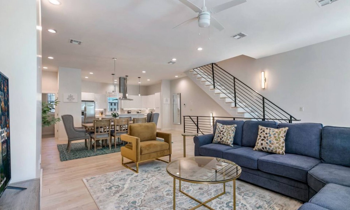 Mid-City House | 4BR Townhouse in Bienville Villas