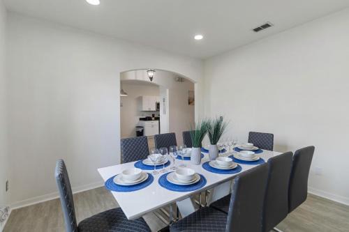 Sunset Ridge House | 53 Pool Home Located In Sunset Ridge Community!