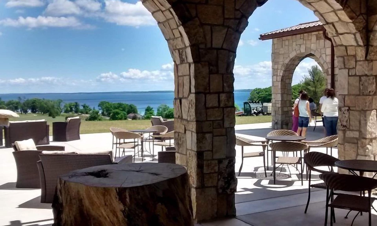 Traverse City Condo | 539 Bay St. Lake View Condo Unit 304E