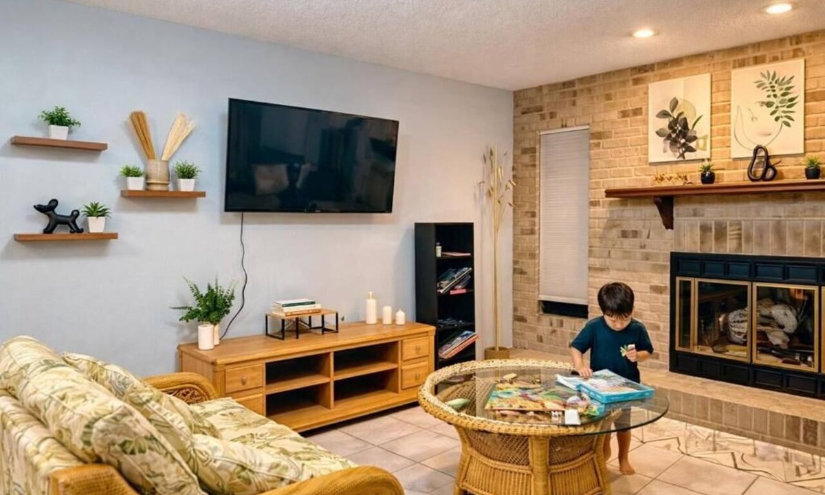 Deltona Lakes House | 5BR Pool Home w/Fire Pit . Sleeps 10