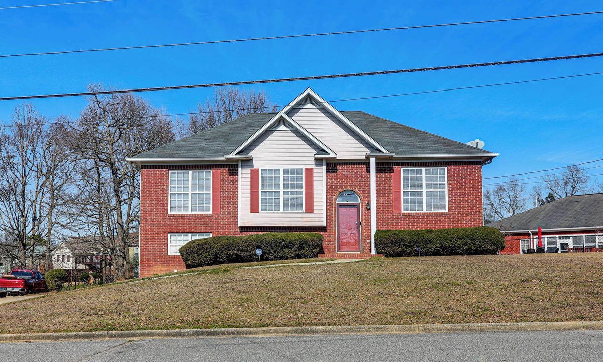 Birmingham House | 6 Mi to Downtown Birmingham! Family Home