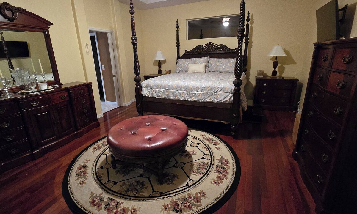 Plymouth House | A Hidden Gem, A Cozy 4-bedroom 3 bath house in gorgeous Apopka with a pool