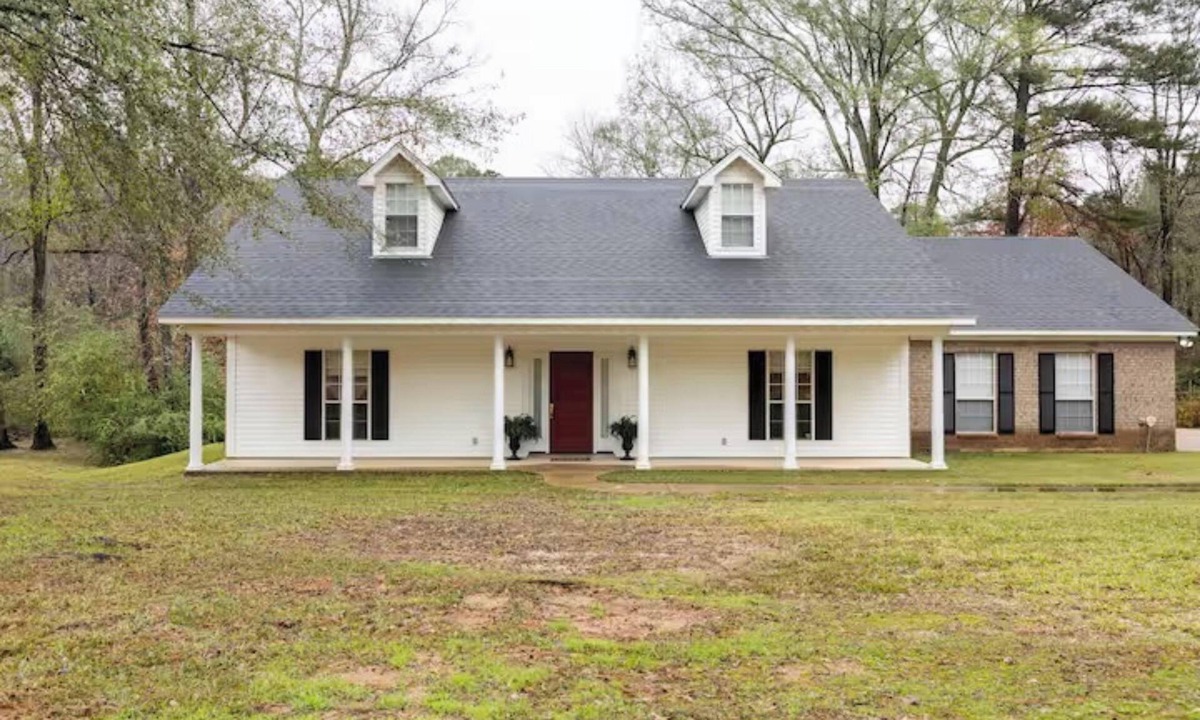 Ruston House | A quiet place to relax with family and close enough to everything you need.